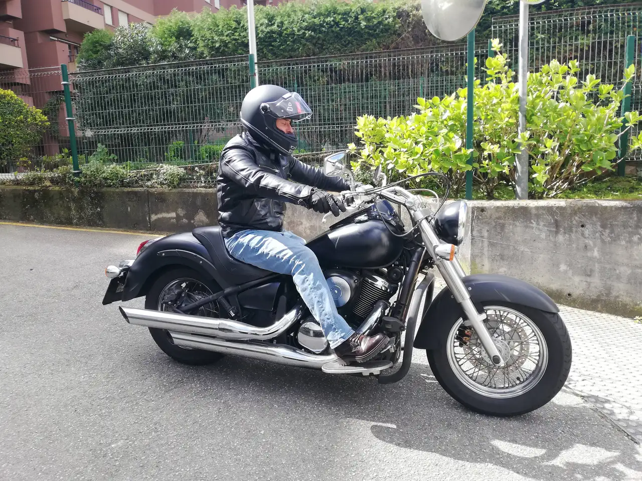 Kawasaki VN 900 – Vista 4