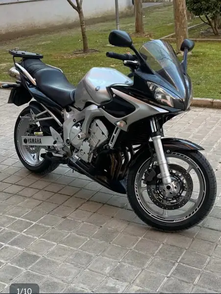 Yamaha FZ1 2600 € 2004 Madrid - 1