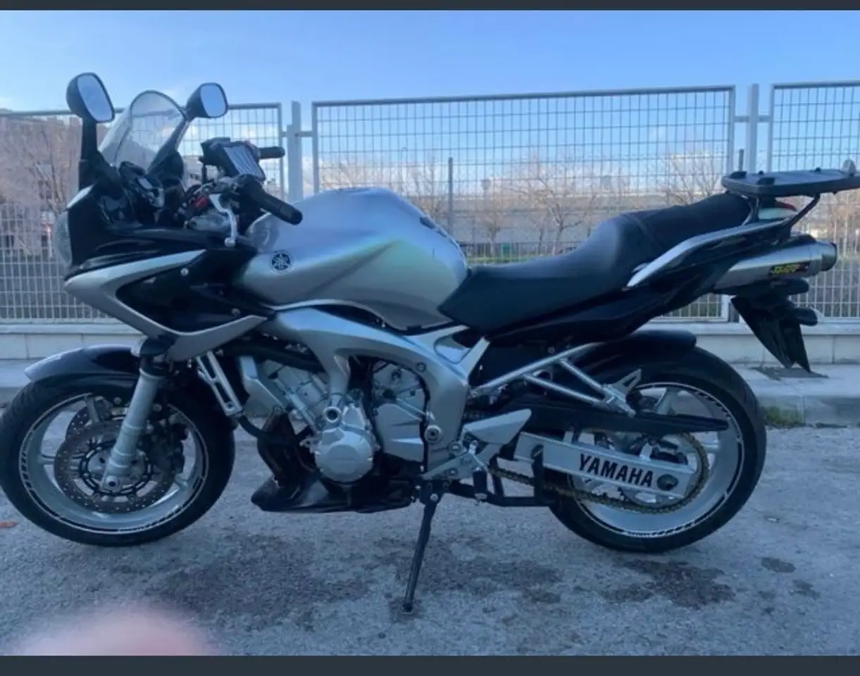 Yamaha FZ1 - Vista 3