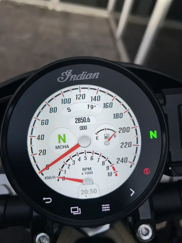 Indian FTR 1200 - Vista 5