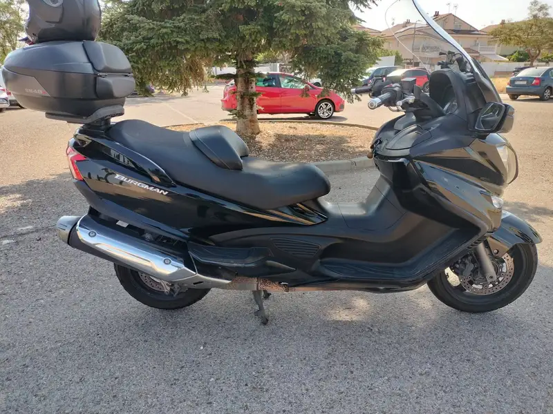 Suzuki Burgman 650 4200 € 2013 Guadalajara - 1