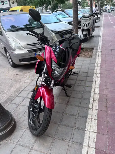 Honda CBF125 2500 € 2025 Valencia - 1