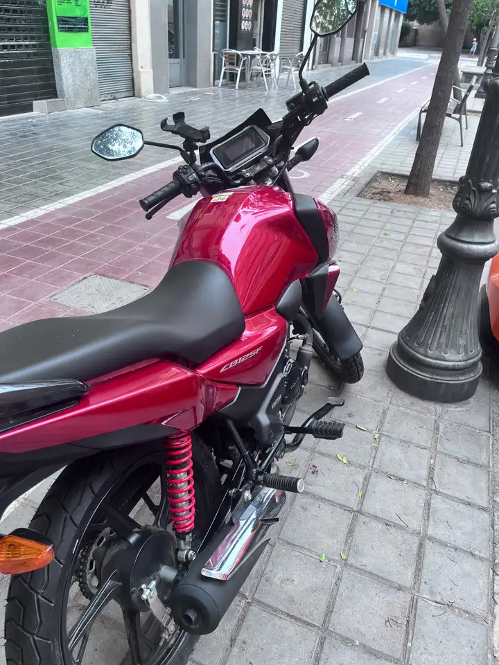 Honda CBF125 - Vista 3