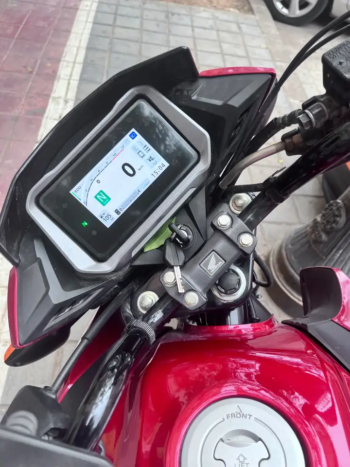 Honda CBF125 - Vista 7