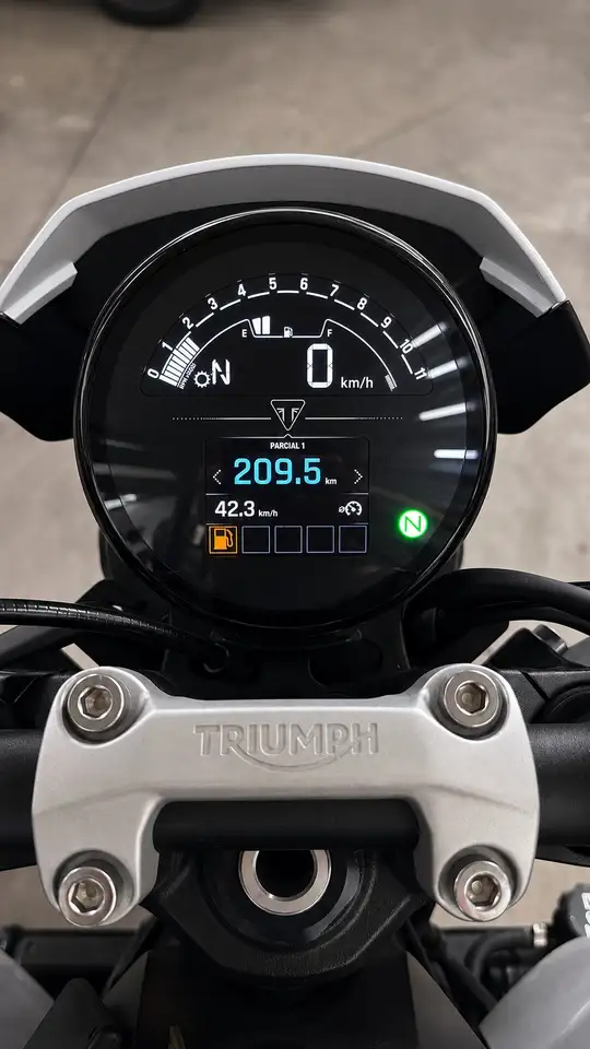 Triumph Trident 660 - Vista 6