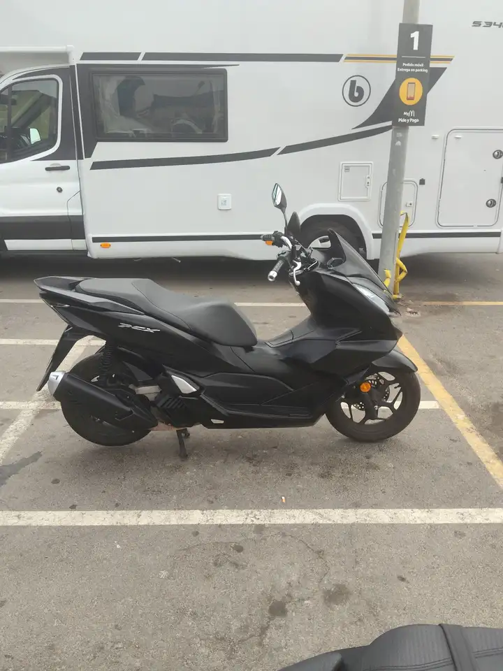 Honda PCX125 - Vista 3