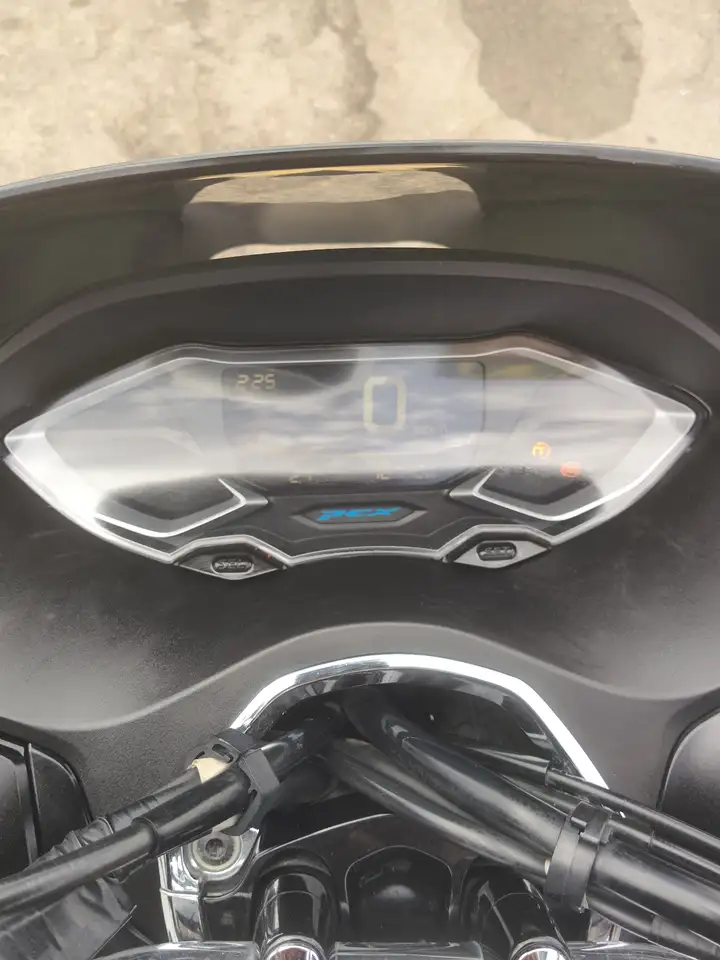 Honda PCX125 - Vista 6