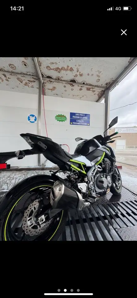 Kawasaki Z900 - Vista 3
