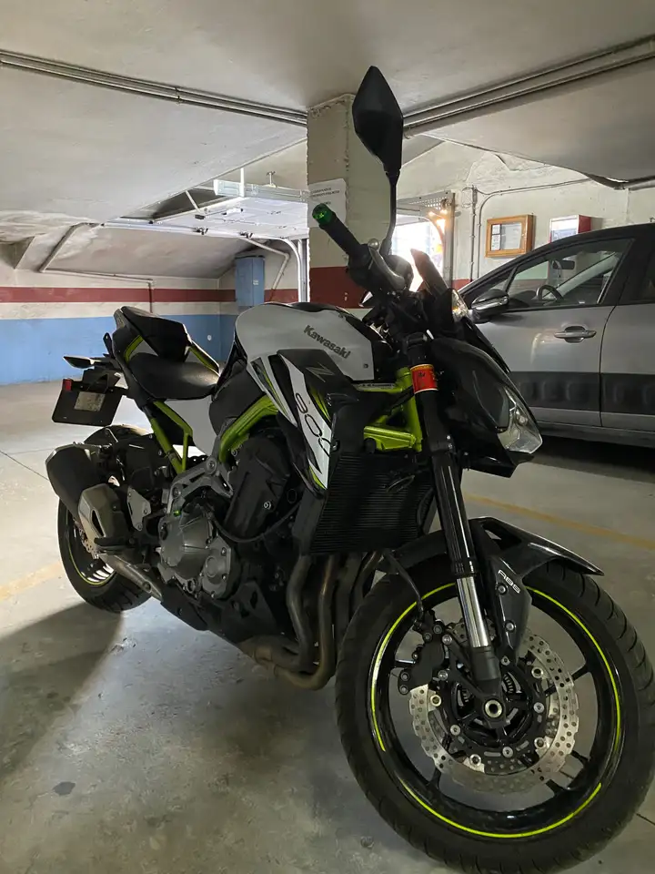 Kawasaki Z900 - Vista 5