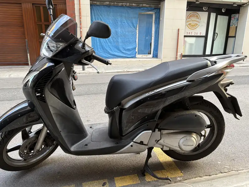 Honda SH125i 1200 € 2012 Barcelona - 1