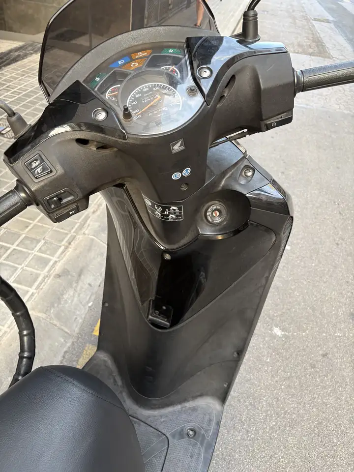 Honda SH125i - Vista 10