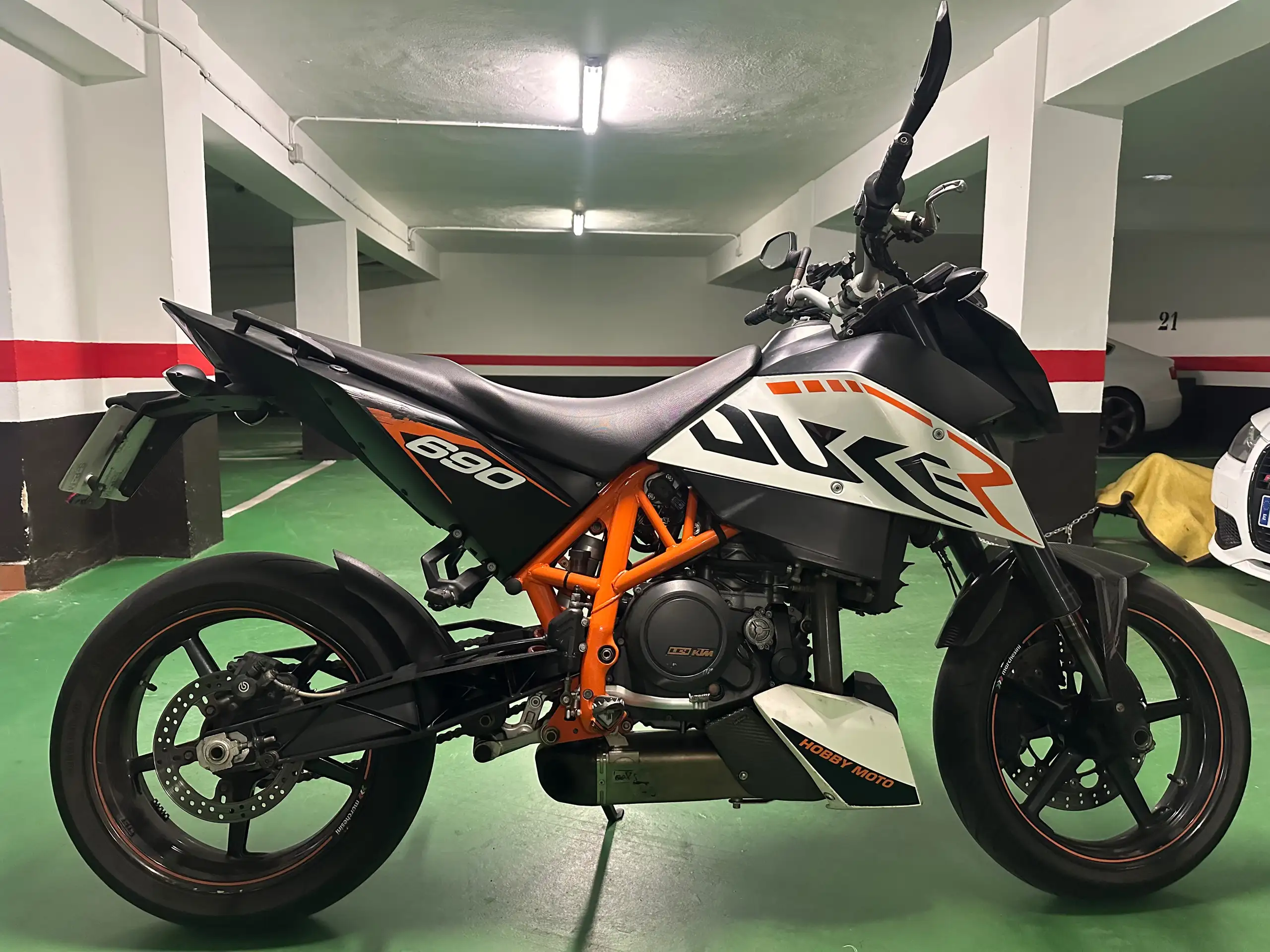 KTM 690 Duke – Vista 2