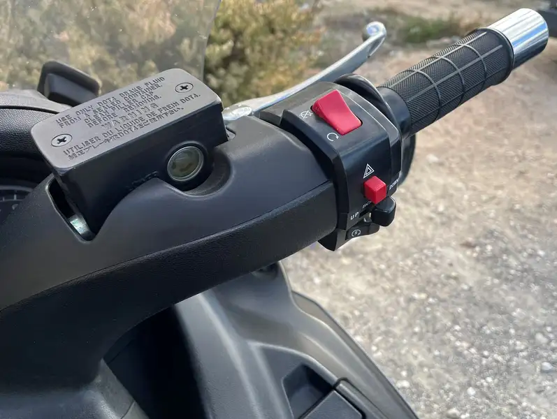 Suzuki Burgman 650 4200 € 2014 Alicante - 2