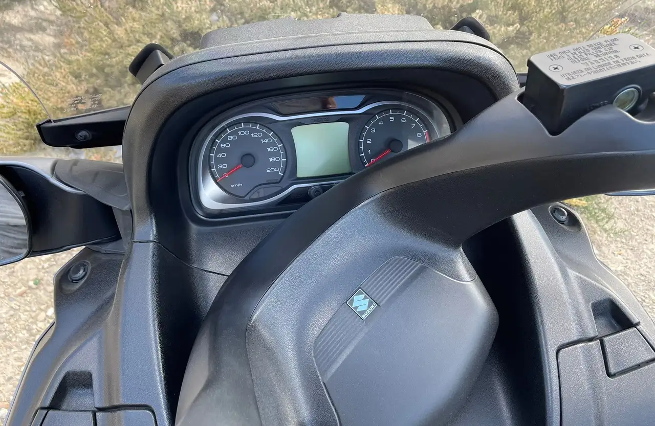 Suzuki Burgman 650 – Vista 3