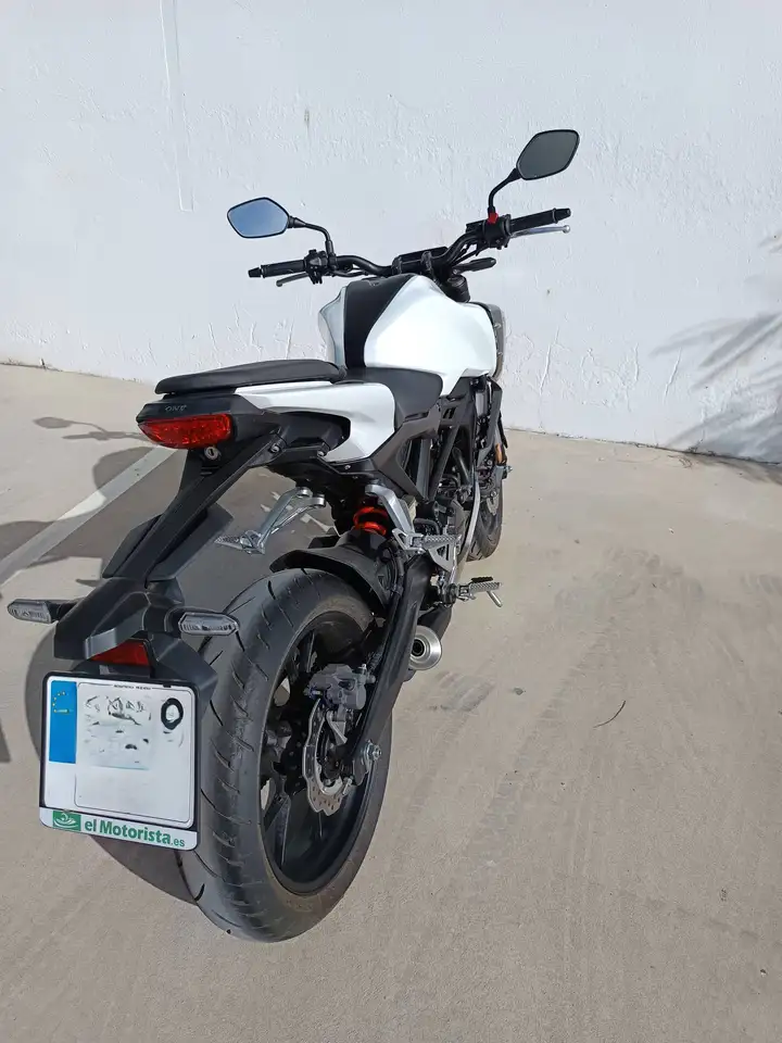 Honda CB 125 – Vista 4