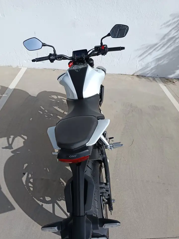 Honda CB 125 – Vista 5