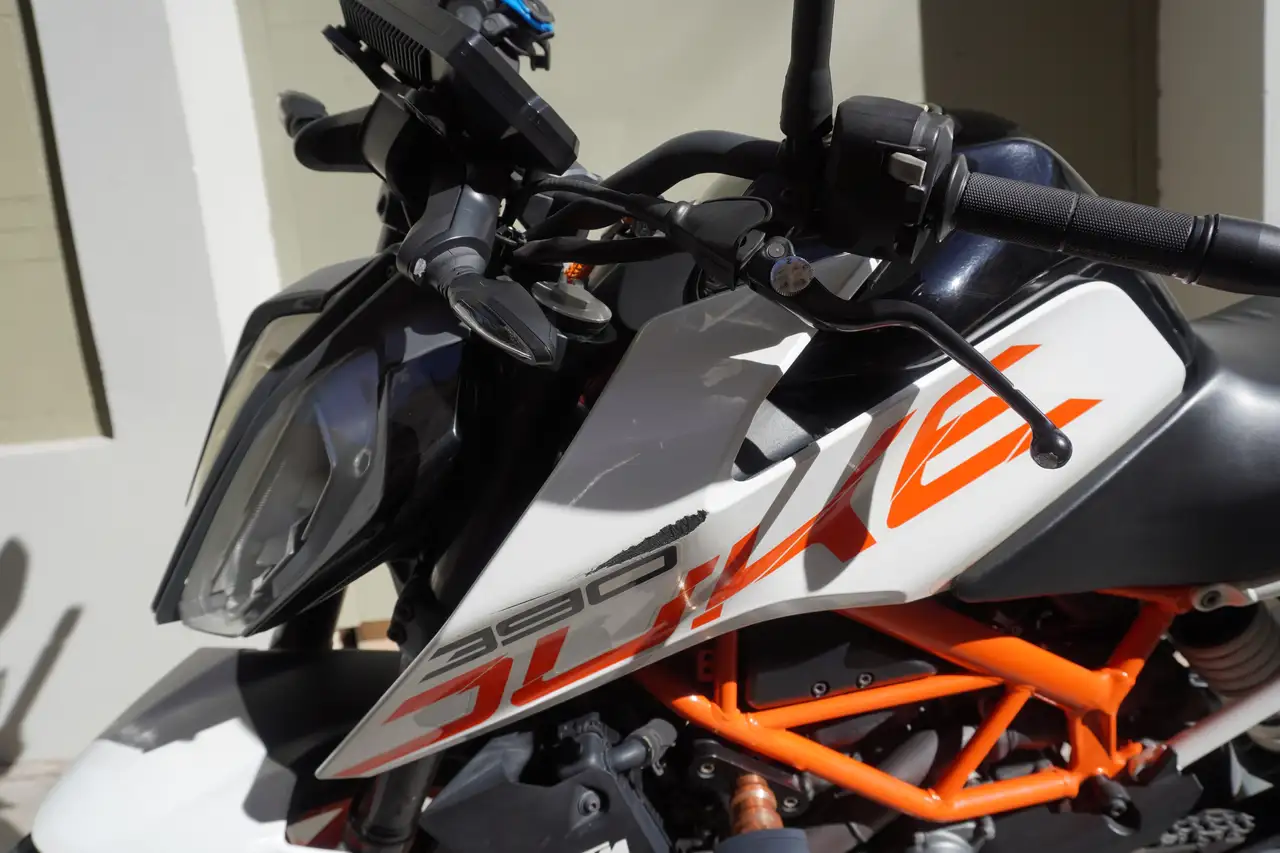 KTM 390 Duke – Vista 4