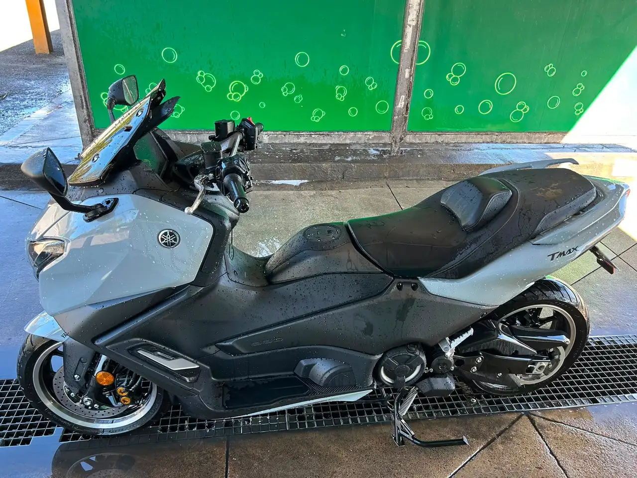 Yamaha TMAX 560 - Vista 3