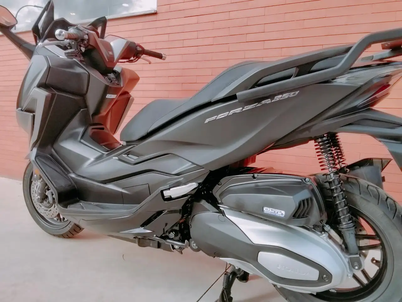 Honda Forza 350 – Vista 3