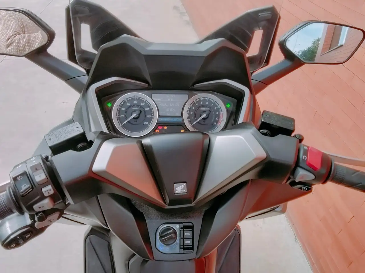 Honda Forza 350 – Vista 7