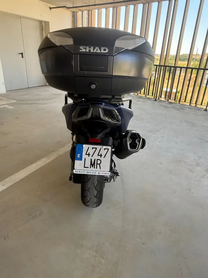 Kymco AK 550 - Vista 4