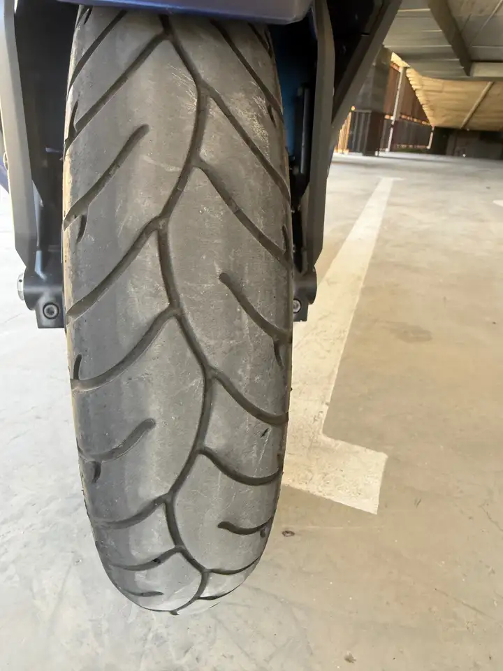 Kymco AK 550 - Vista 8