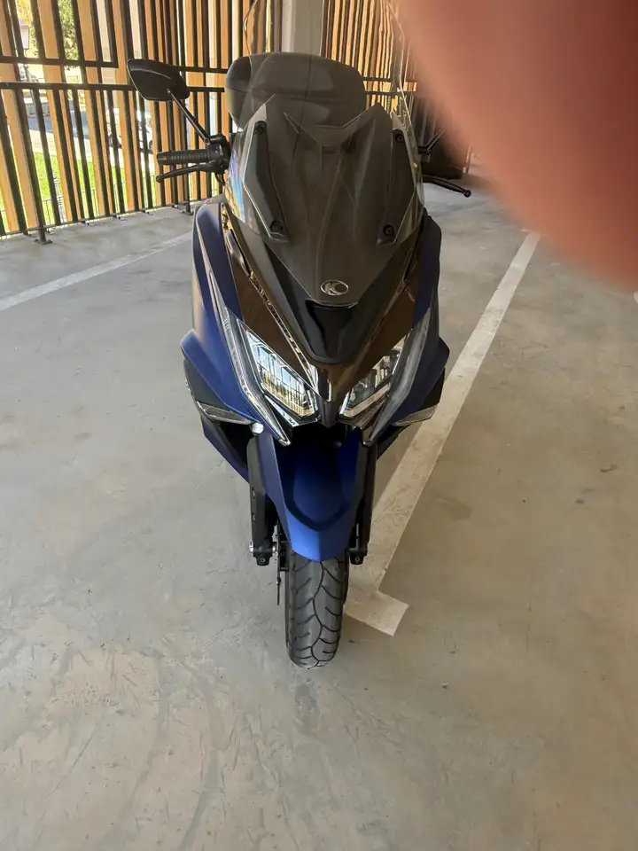 Kymco AK 550 - Vista 9