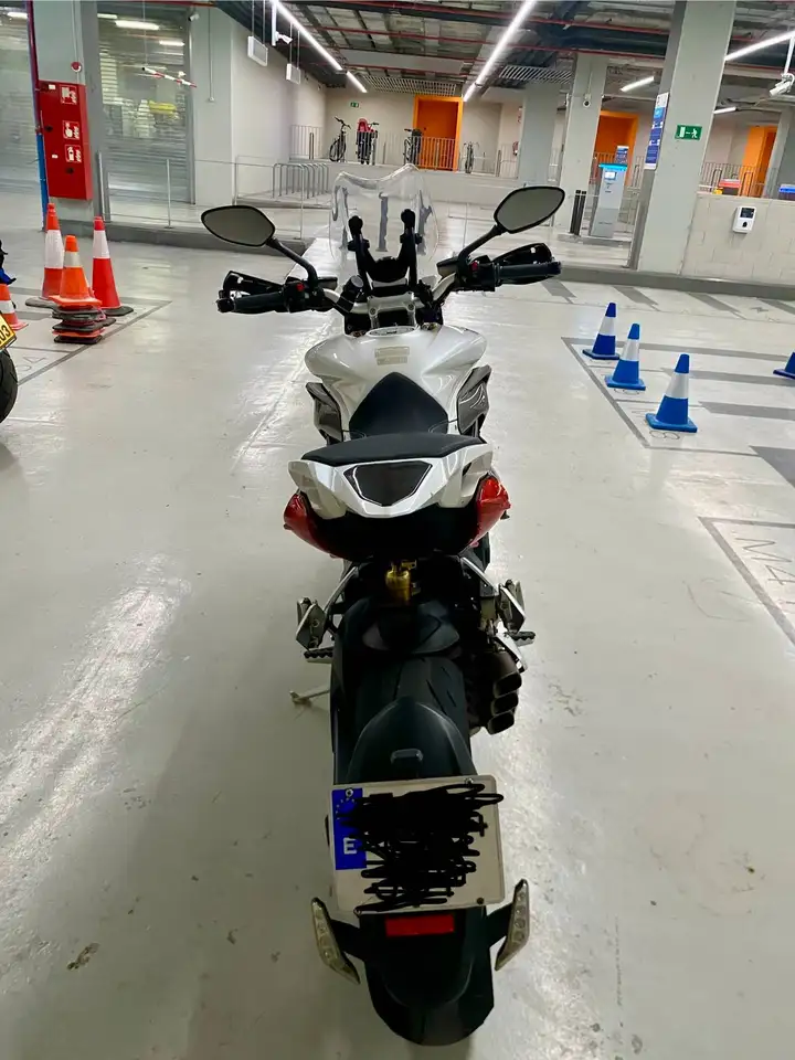MV Agusta Stradale 800 - Vista 5