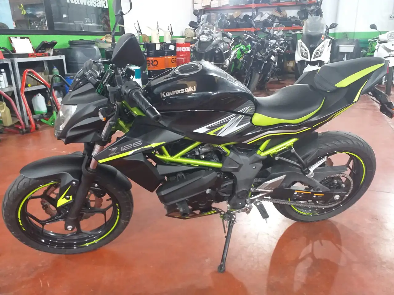 Kawasaki Z125 – Vista 4