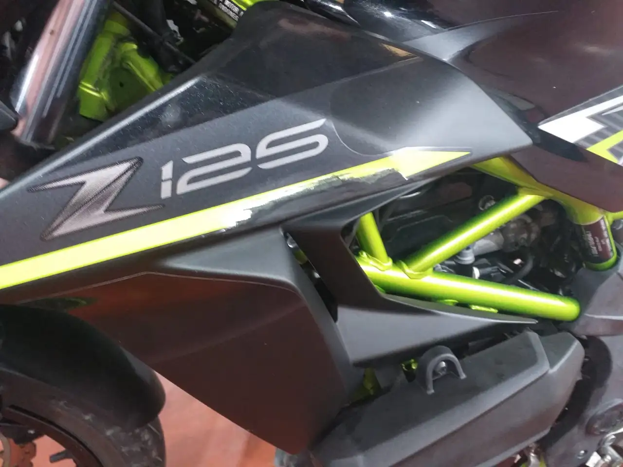Kawasaki Z125 – Vista 7