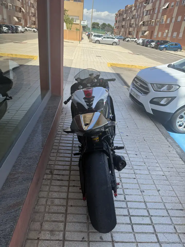 Yamaha YZF-R6 - Vista 4