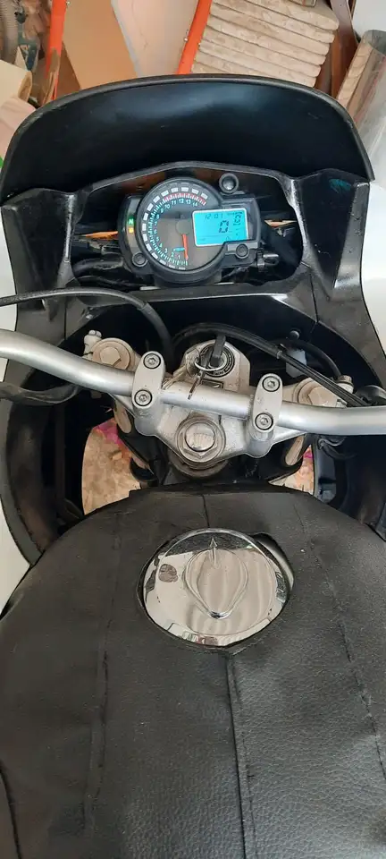 Honda XL125 - Vista 7