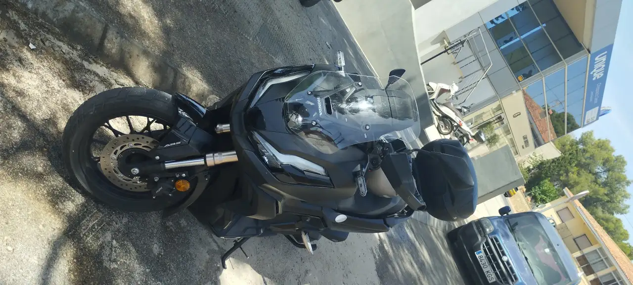 Honda ADV350 - Vista 16