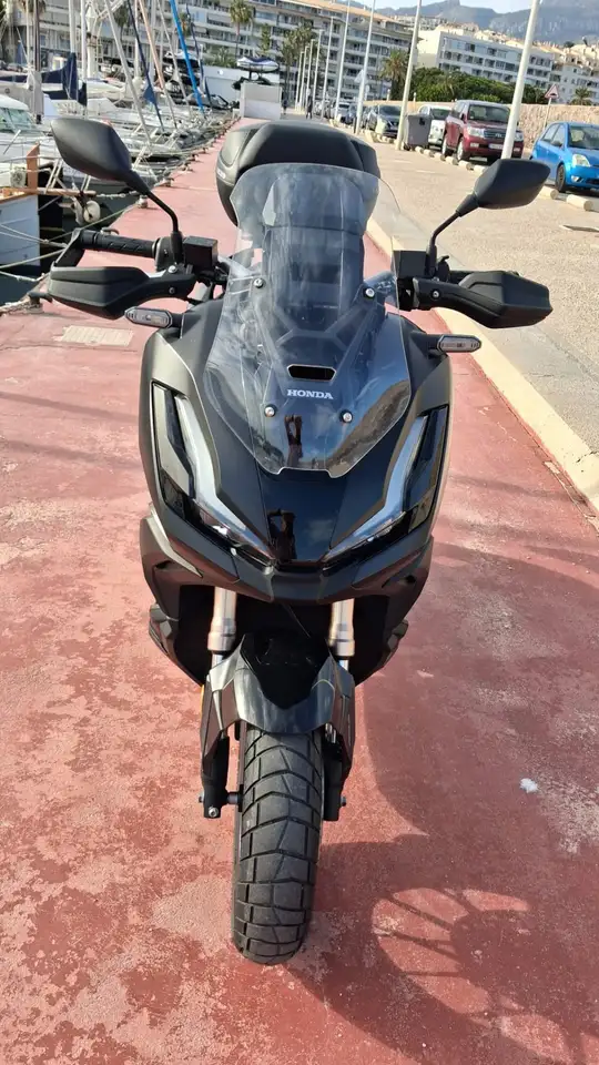 Honda ADV350 - Vista 3