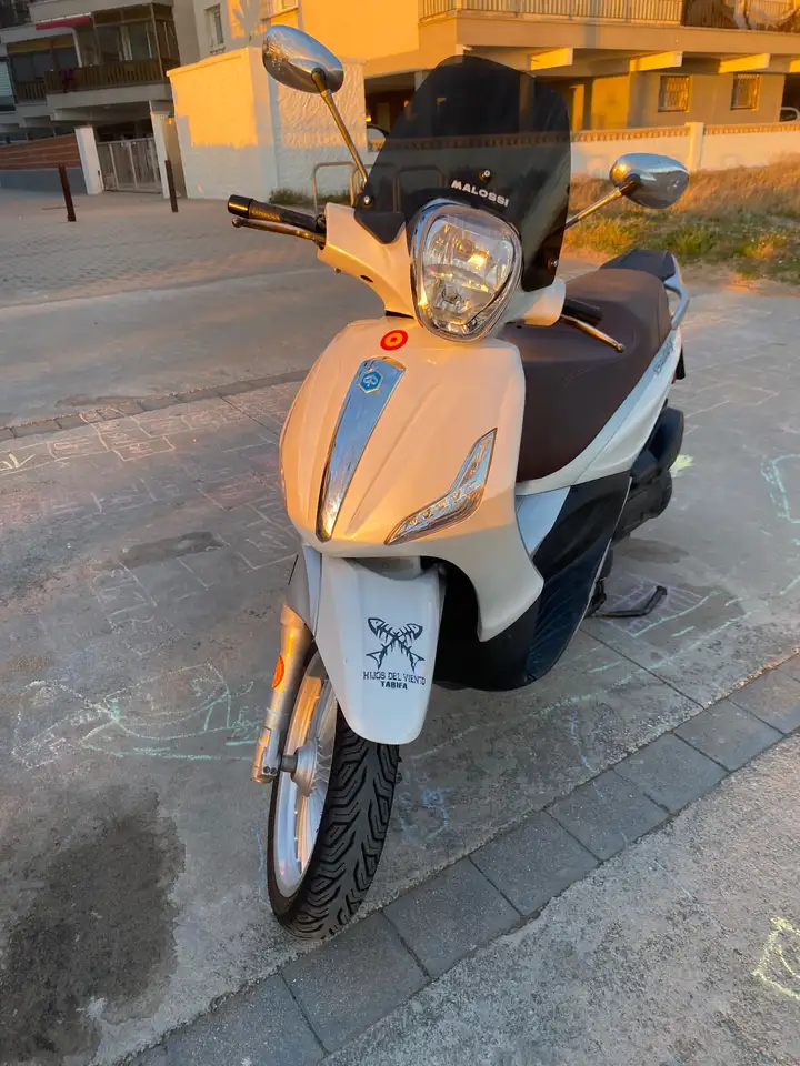 Piaggio Beverly 300 – Vista 2