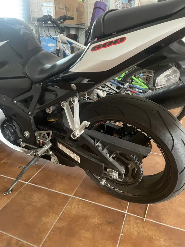 Suzuki GSX-R600 - Vista 3