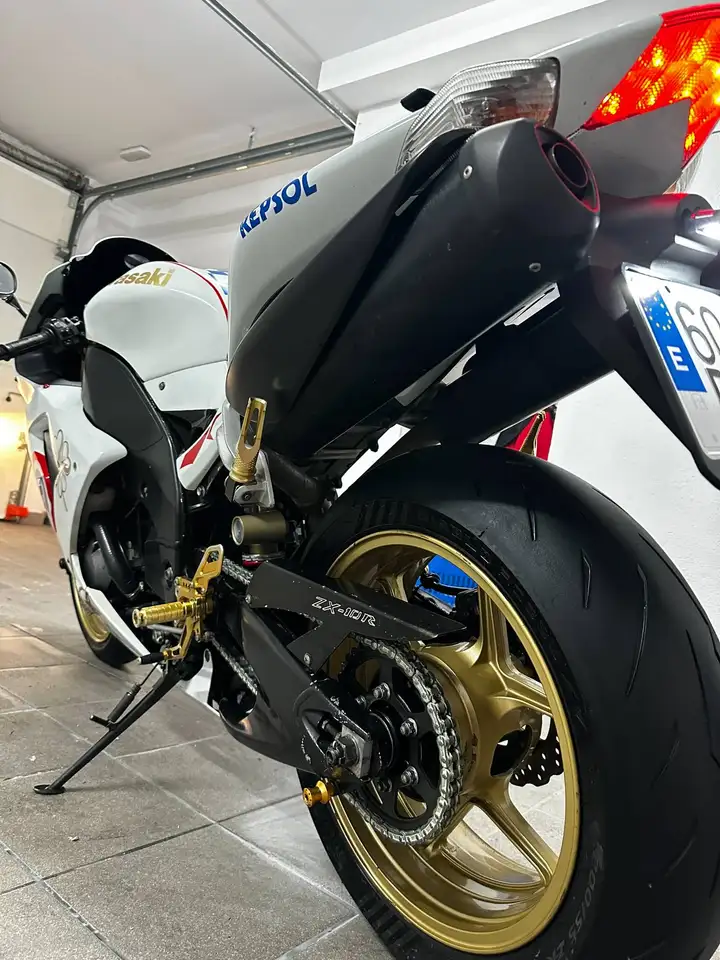 Kawasaki Ninja ZX-10R - Vista 3