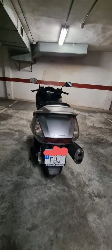 Honda Silver Wing – Vista 3