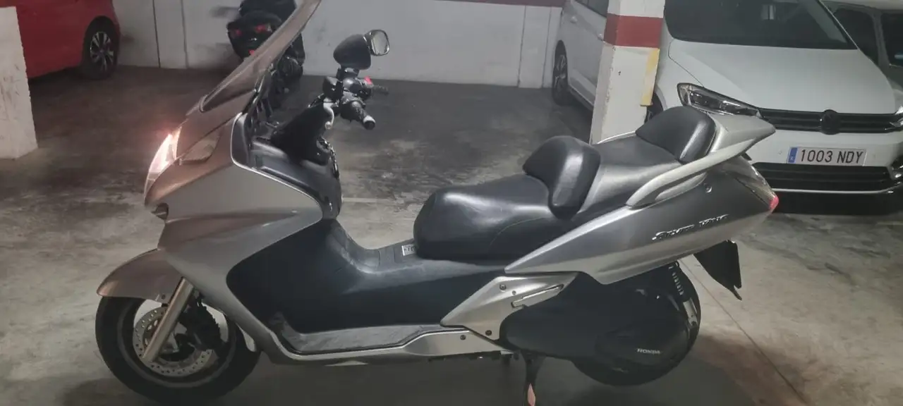 Honda Silver Wing – Vista 4