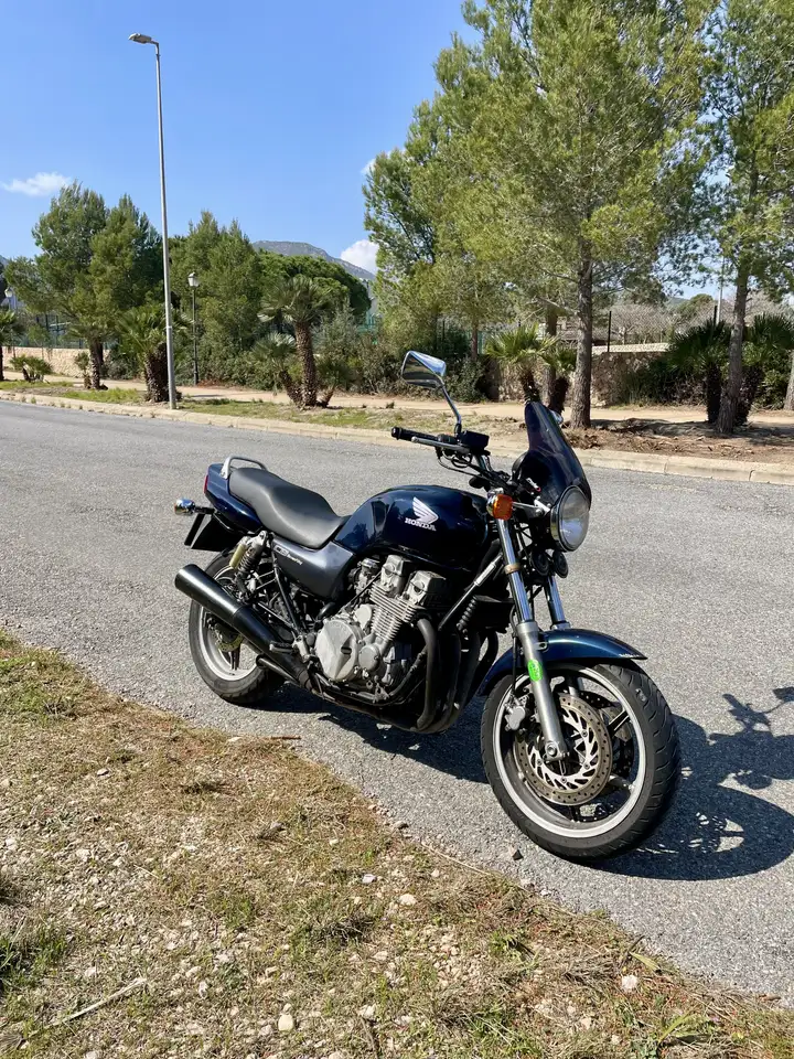 Honda CB 750 Four – Vista 3