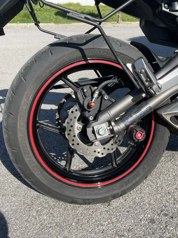 Kawasaki ER - 6 N – Vista 11