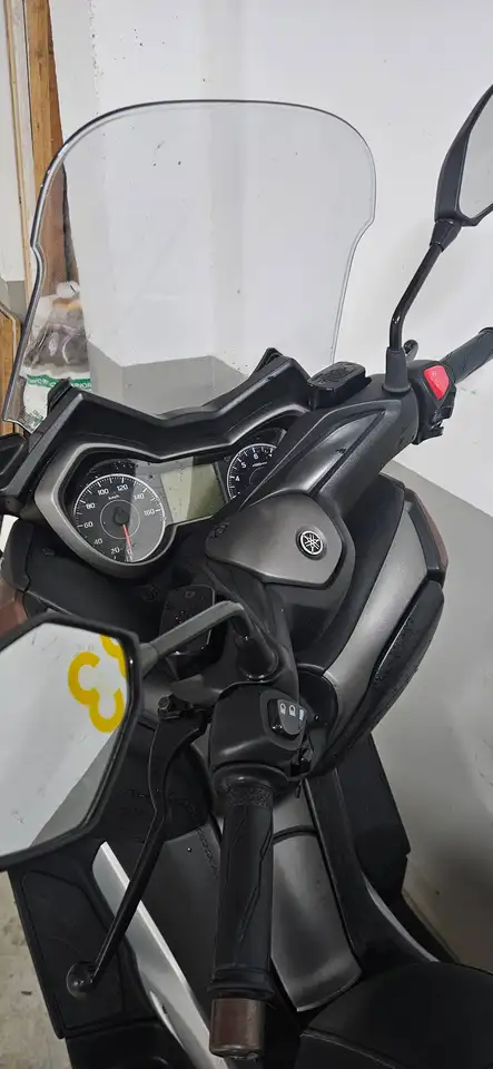 Yamaha XMAX 300 – Vista 3