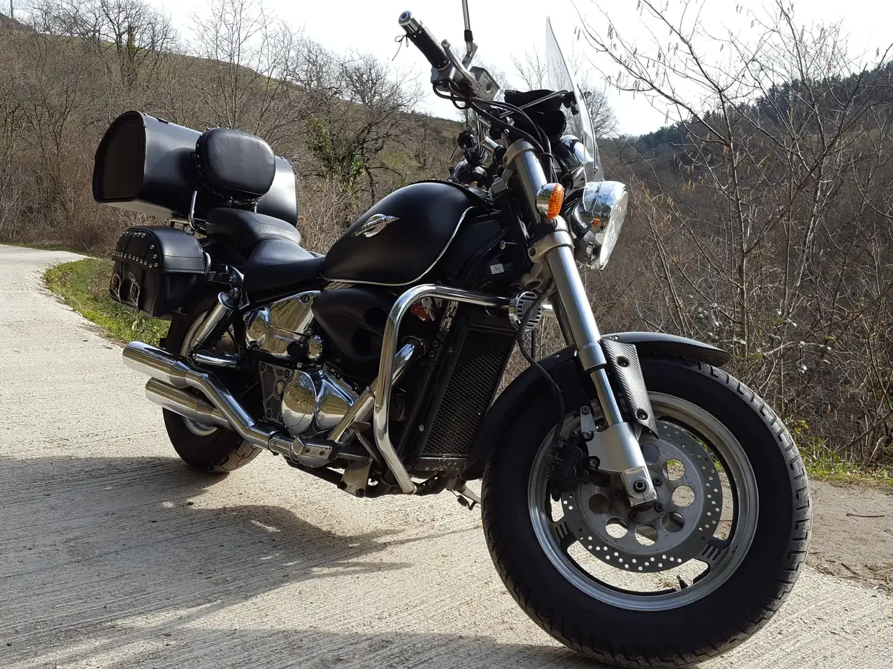 Suzuki VZ 800 – Vista 2