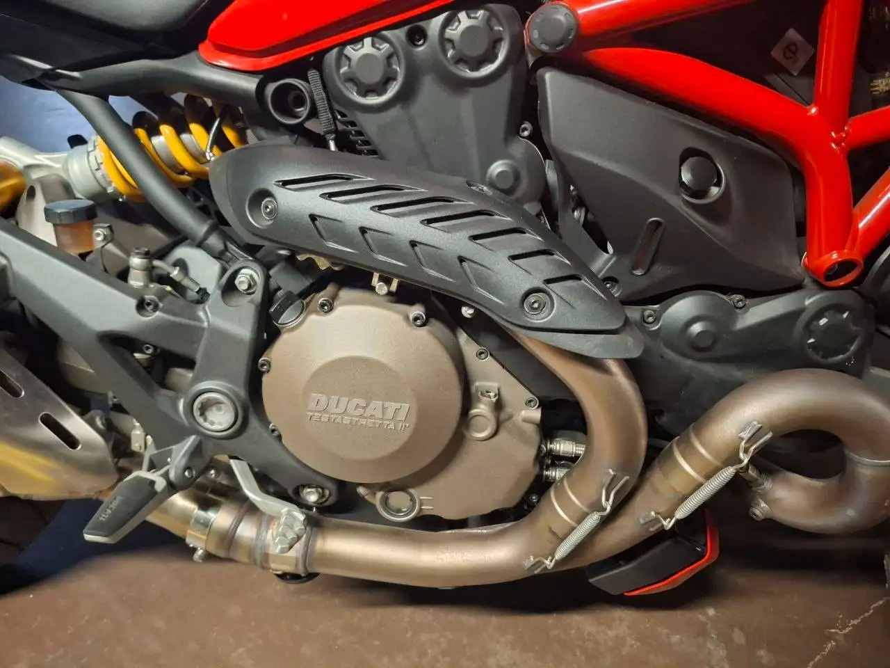 Ducati Monster 1200 - Vista 12