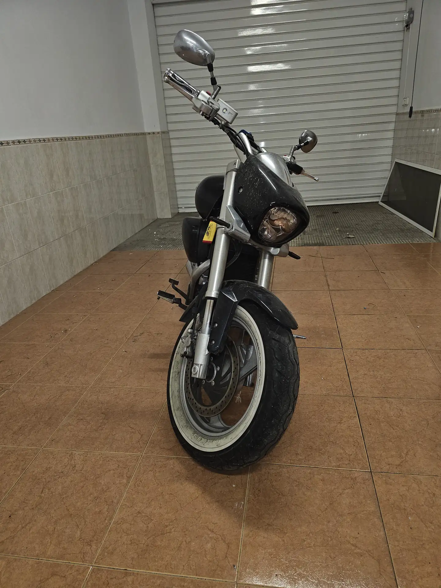 Suzuki Intruder M – Vista 4