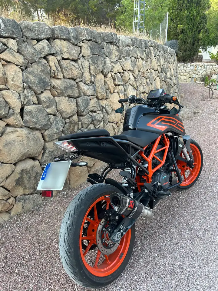 KTM 125 Duke - Vista 3