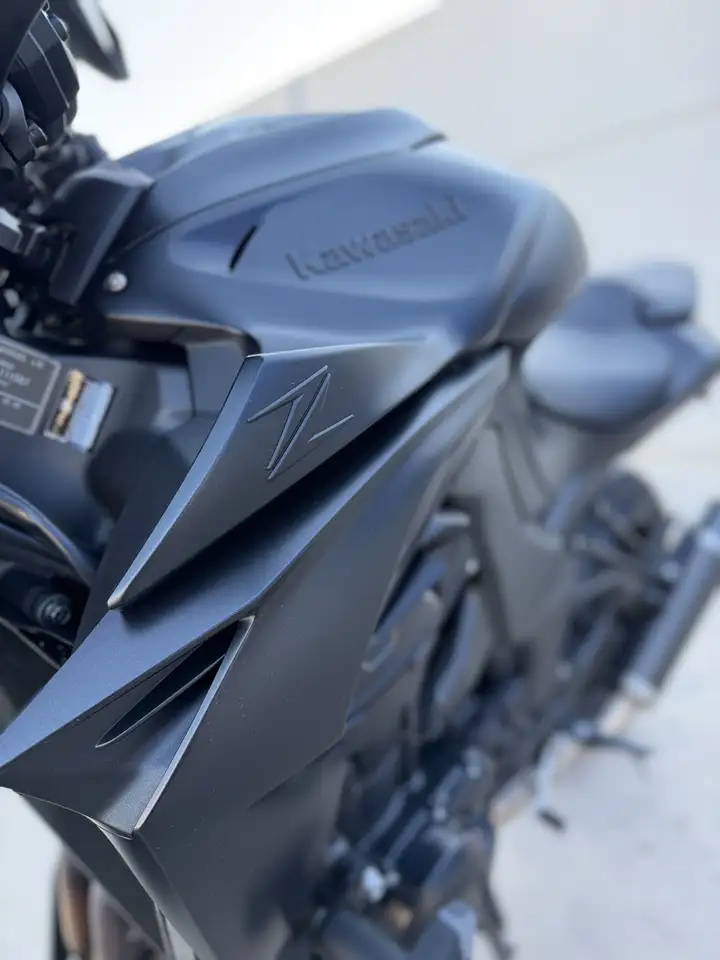 Kawasaki Z1000 - Vista 12