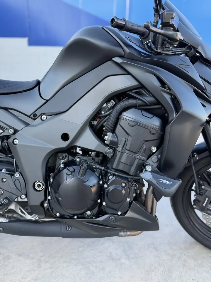 Kawasaki Z1000 - Vista 5
