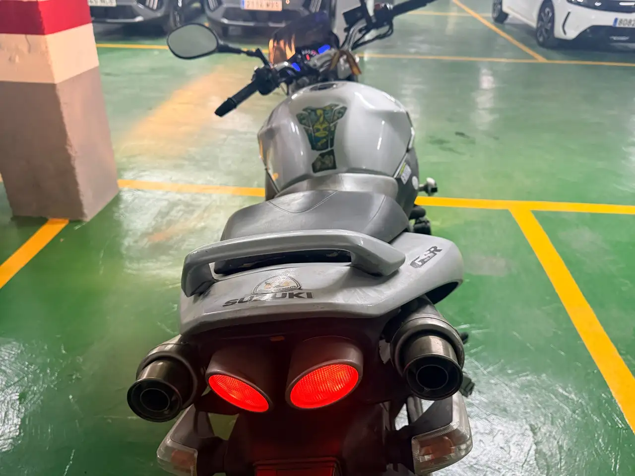 Suzuki GSR 600 – Vista 4