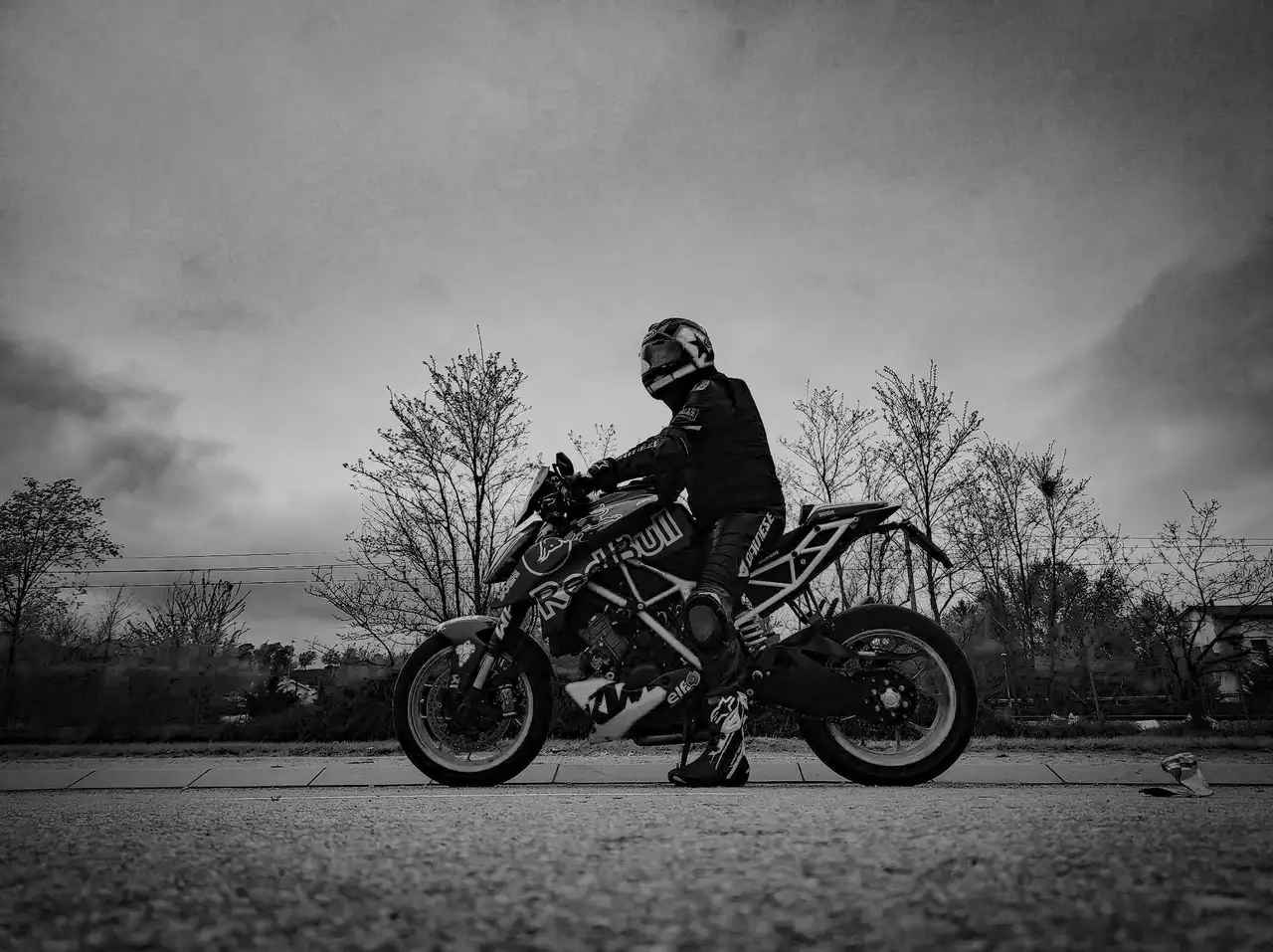 KTM 1290 Super Duke R - Vista 10